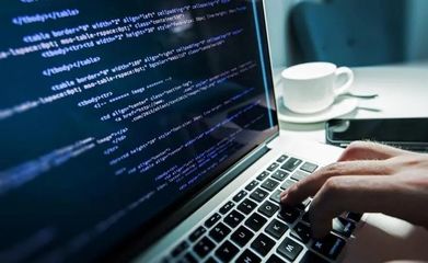 中國最小黑客汪正揚 8歲學編程，用鍵盤敲出不一樣童年